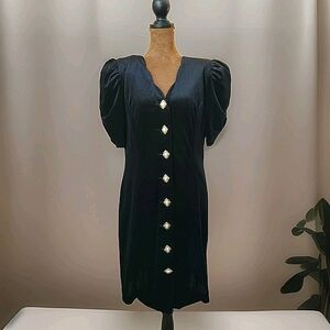 VTG 80s Black Velvet Dress Puff Sleeve Pearl Button Gothic Party Size 5 USA‎
